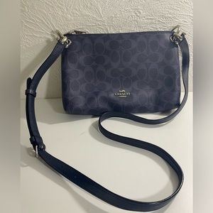 Coach crossbody purse. Like brand new. Navy blue, 3 compartment.
